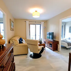 https://sitito-plaza-flores-apartment.hotelsinnerja.org